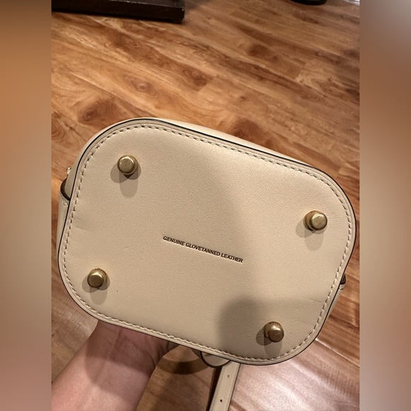 Coach - Camila Bucket Bag - Picture 4 of 14